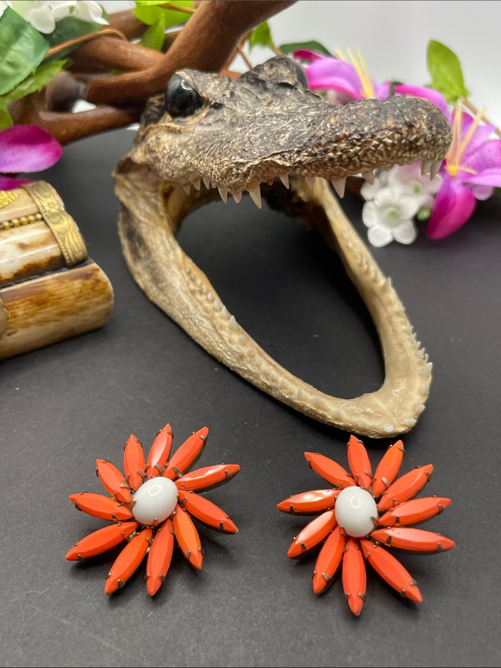 Weiss floral clip earrings vintage